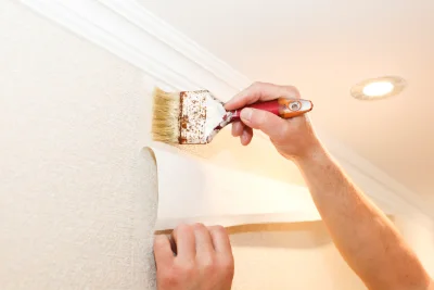 Pose de papier peint à Andlau — revêtements muraux et toiles de verre